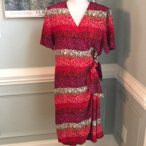 Adrianna Papell Dresses & Skirts - Adrianna Papell Silk Wrap Dress Coral EUC SIZE 16
